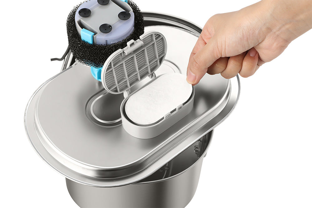 Image showing “Easy to Install and Replace” feature of PawsPik Dog water fountain filters.